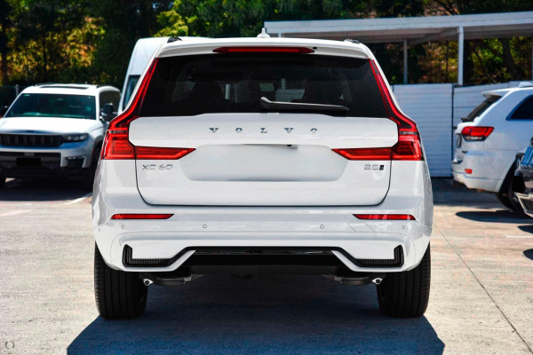 2026 Volvo XC60 UZ Ultra B5 Dark SUV Image 3