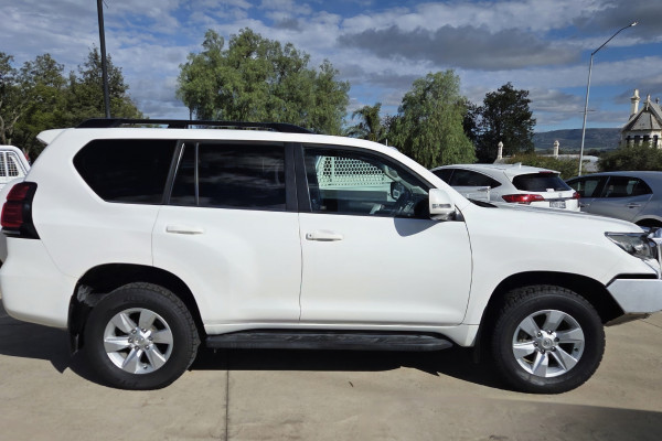 2019 Toyota LandCruiser Prado GDJ150R GXL SUV Image 8