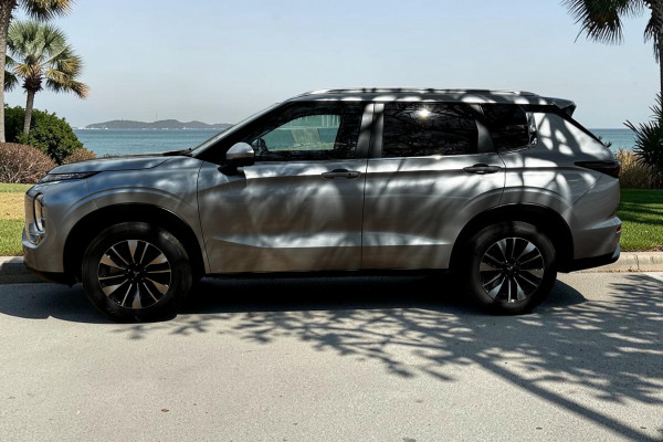 2025 Mitsubishi Outlander ZM LS SUV Image 8