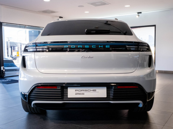 2024 MY25 Porsche Macan SUV image 4