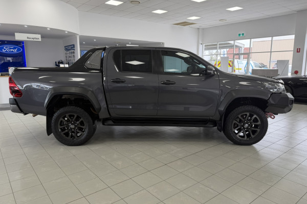 2024 Toyota HiLux GUN126R Rogue 48V Ute Image 6