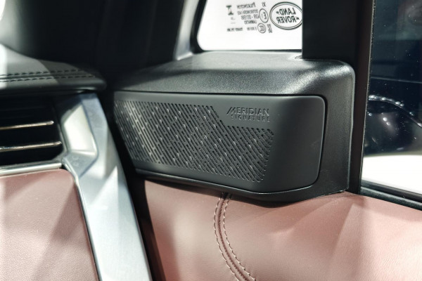 2024 MY25 Land Rover Range Rover L460 P460e Autobiography SUV Image 44