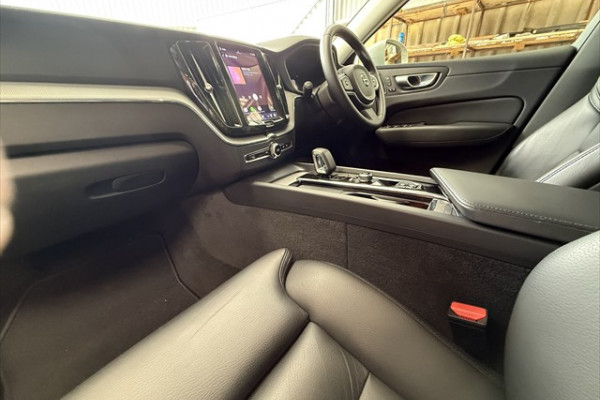 2023 Volvo XC60 UZ Plus B5 SUV Image 16