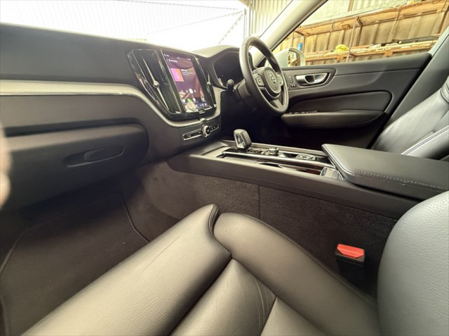2023 Volvo XC60 UZ Plus B5 SUV Image 16