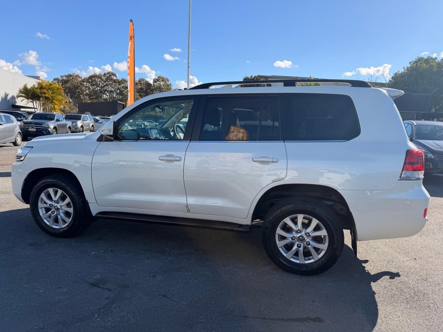 2016 Toyota LandCruiser VDJ200R VX SUV Image 9