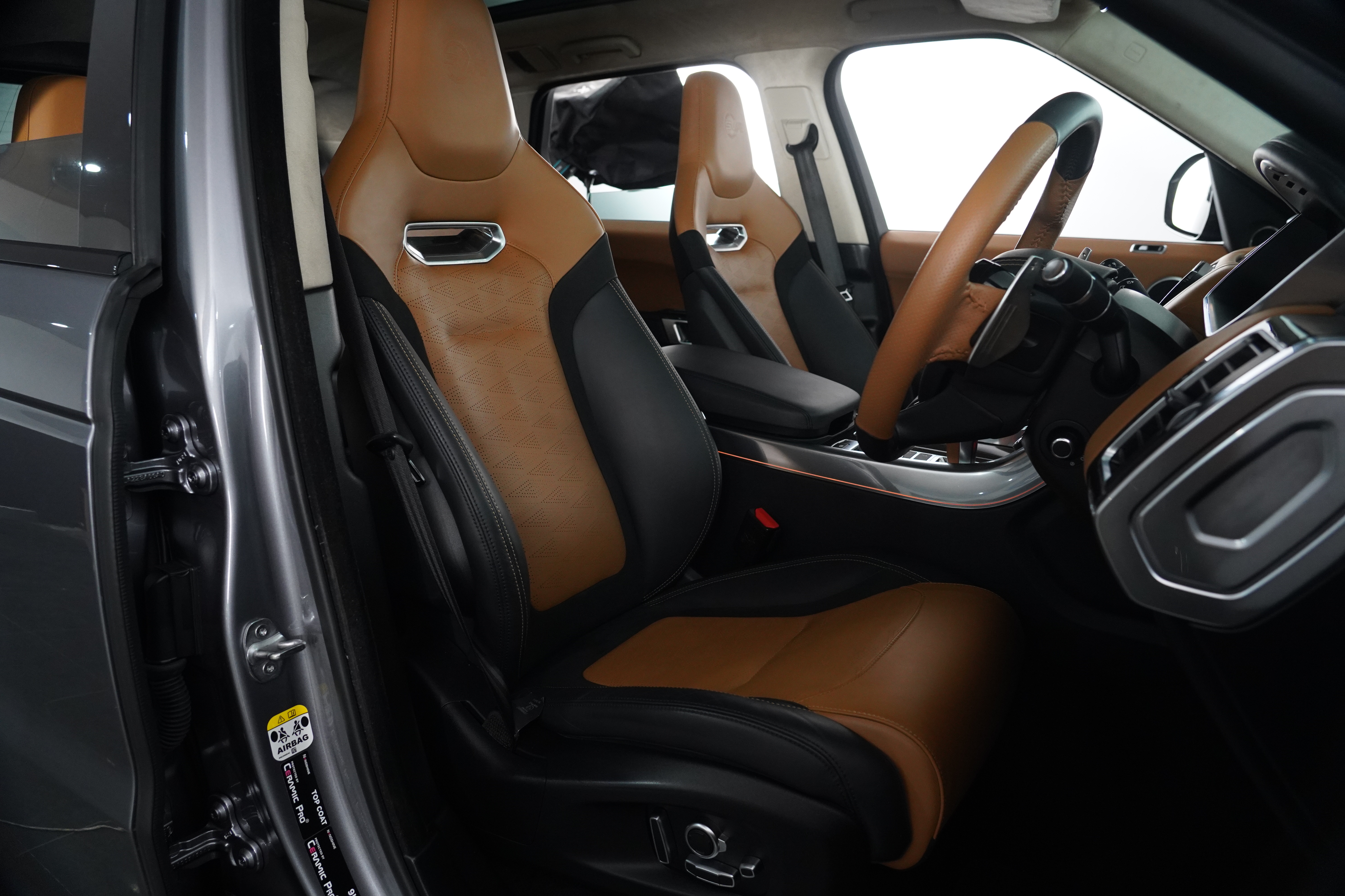2022 Land Rover Range Rover Sport P575 SVR Carbon Edition SUV Image 37