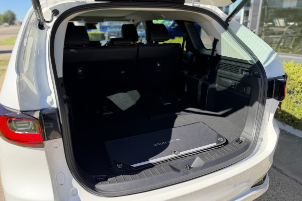 2025 Mazda CX-80 KL P50e GT SUV Image 15