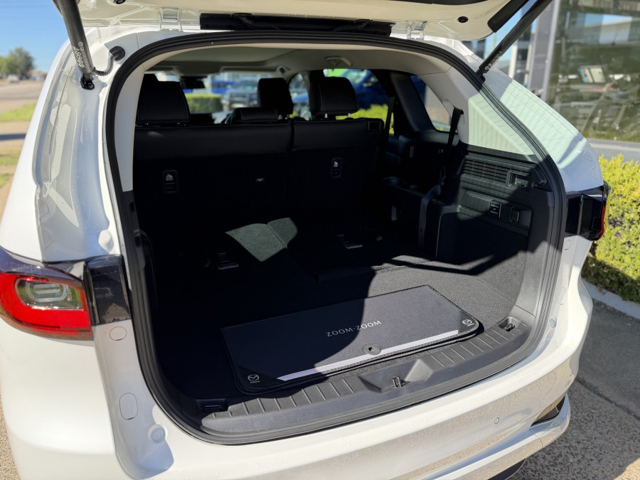 2025 Mazda CX-80 KL P50e GT SUV Image 15