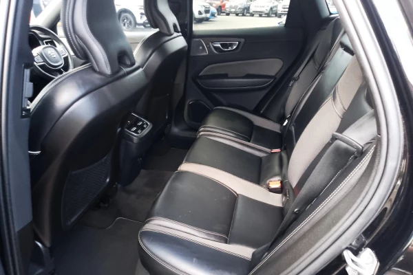2021 MY22 Volvo XC60 UZ B6 R-Design SUV Image 19