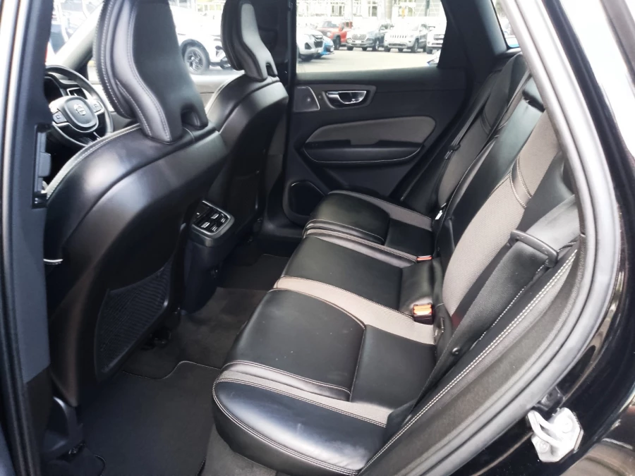 2021 MY22 Volvo XC60 UZ B6 R-Design SUV Image 19