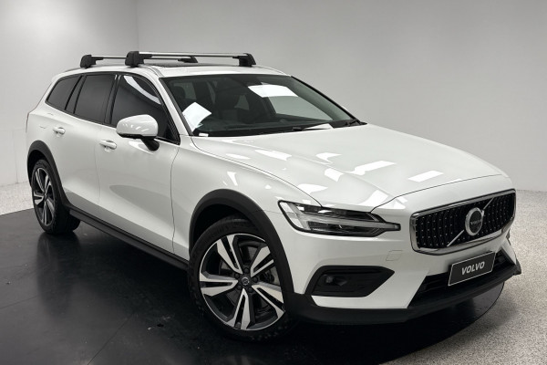 2023 Volvo V60 Cross Country Z Series Ultimate B5 Bright SUV