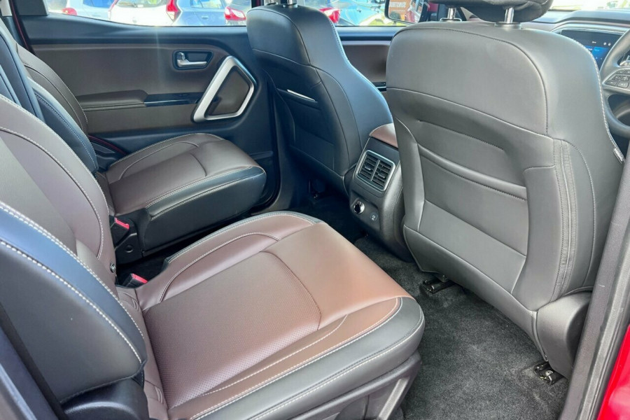 2023 Mahindra Scorpio  Z8 SUV Image 13