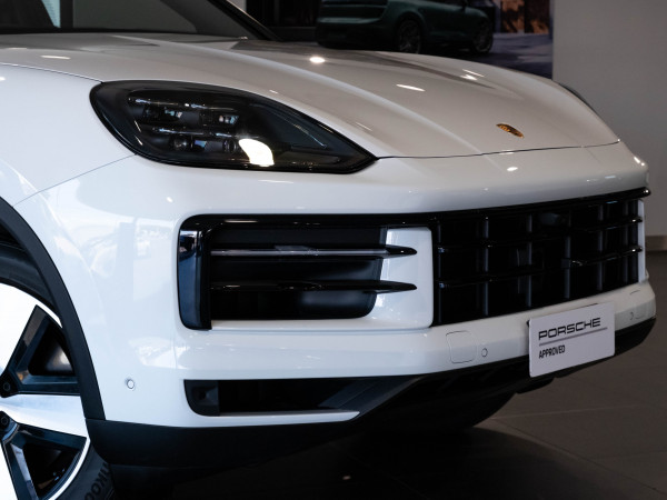2025 Porsche Cayenne E-Hybrid SUV image 28