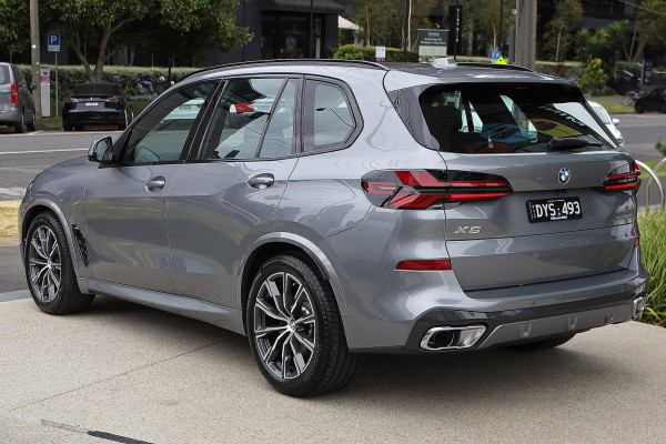 2025 BMW X5 G05 LCI xDrive30d M Sport SUV image 6