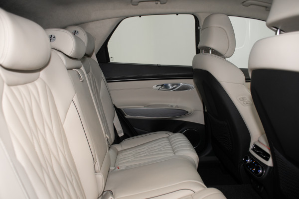 2023 Genesis GV70 2.5t Awd SUV Image 3