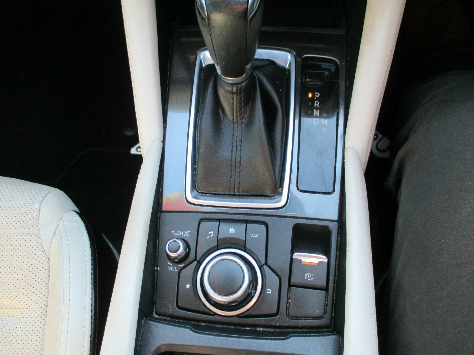 2015 Mazda 6 GJ1022 Atenza SKYACTIV-Drive Sedan Image 21