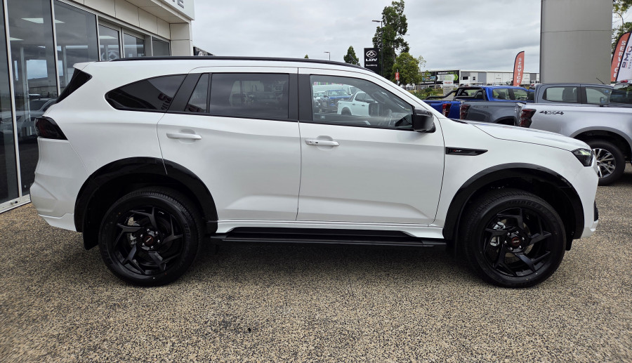 2026 Isuzu MU-X RJ X-TERRAIN SUV Image 2