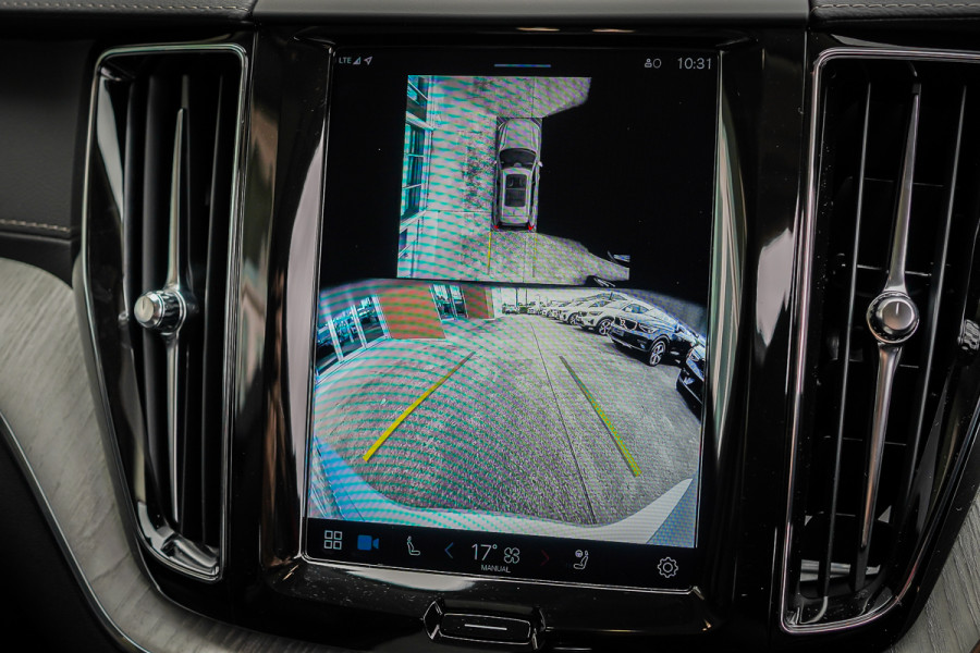 2025 Volvo XC60 UZ Ultra T8 Plug-In Hybrid SUV Image 24