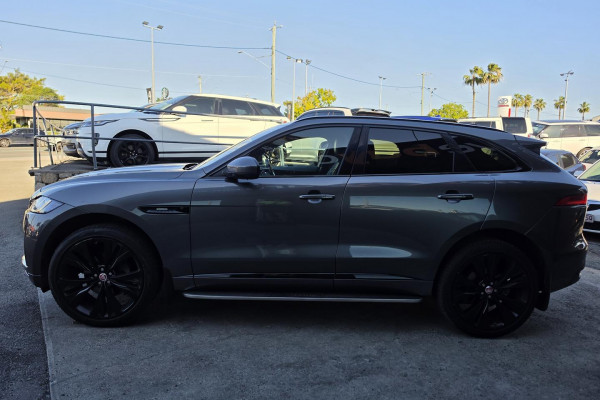 2017 MY18 Jaguar F-PACE X761 25t R-Sport SUV Image 12