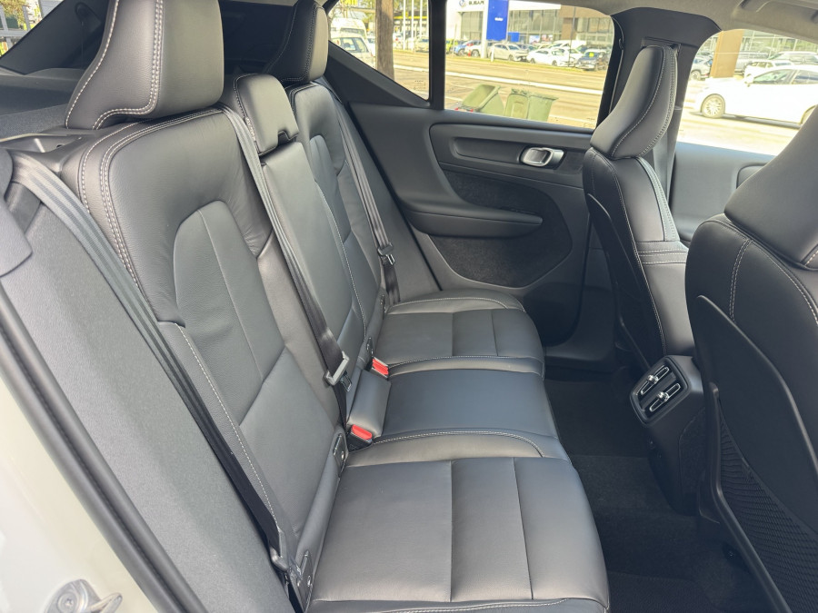 2026 Volvo XC40 XZ Ultra B4 Bright SUV Image 13