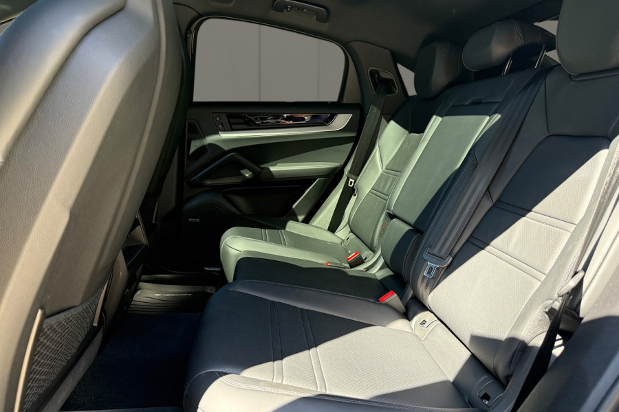 2024 Porsche Cayenne SUV