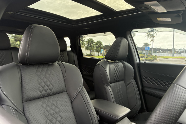 2025 MY24 Mitsubishi Outlander ZM PHEV GSR SUV Image 11