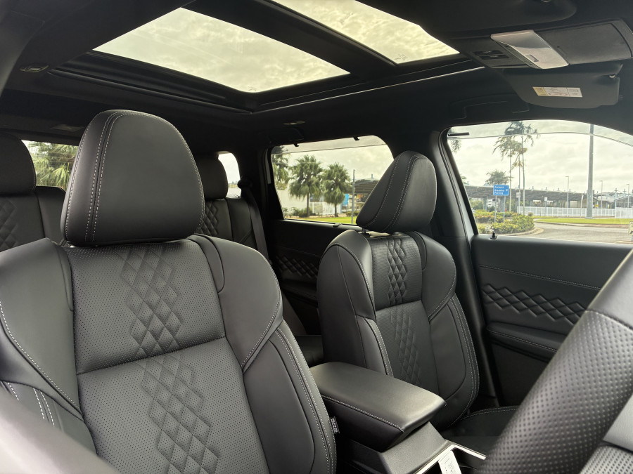 2025 MY24 Mitsubishi Outlander ZM PHEV GSR SUV Image 11