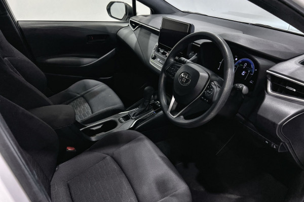 2022 Toyota Corolla ZWE219R ASCENT SPORT Hatch Image 2