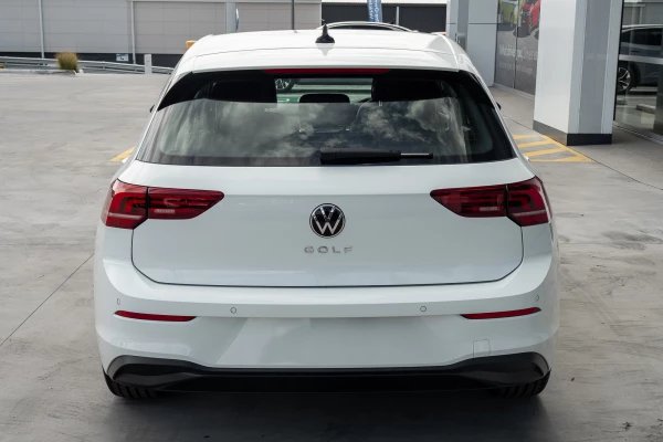 2026 Volkswagen Golf 8.5 110TSI Life Hatch Image 5