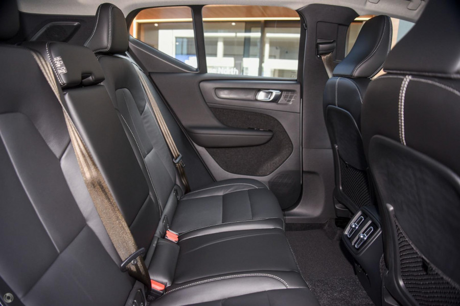2023 Volvo XC40 XZ Plus B4 SUV Image 8