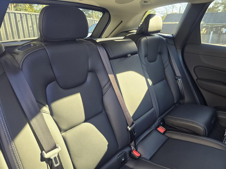 2026 Volvo XC60 UZ Ultra B5 Dark SUV Image 13