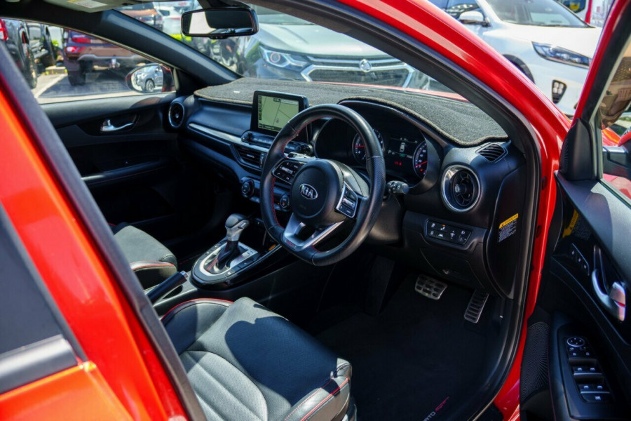 2021 MY22 Kia Cerato BD GT Hatch Image 17