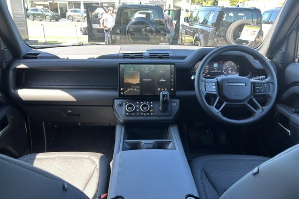 2025 MY26 Land Rover Defender L663 110 D350 X-Dynamic SE SUV Image 10
