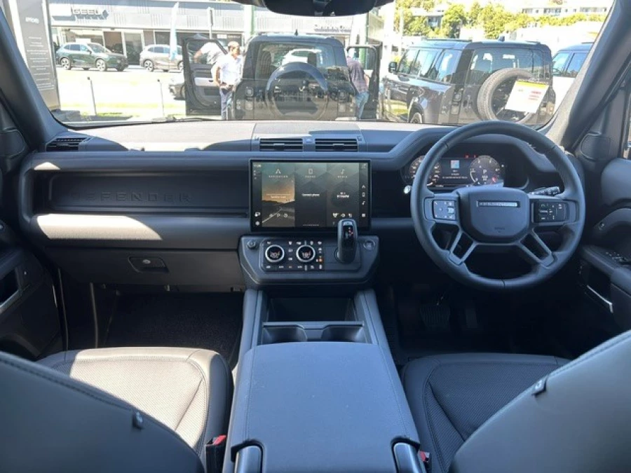 2025 MY26 Land Rover Defender L663 110 D350 X-Dynamic SE SUV Image 10