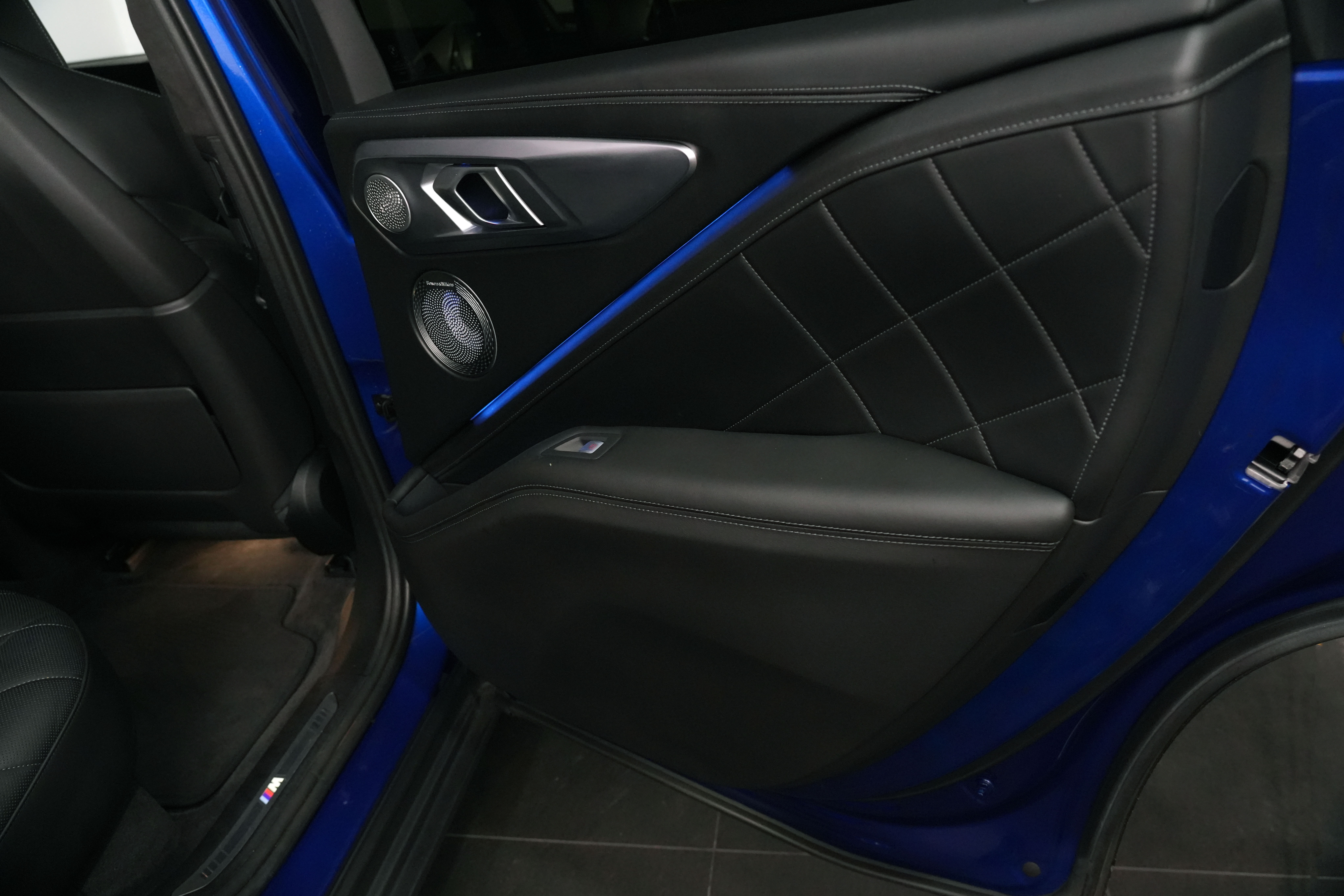 2023 BMW XM V8 Hybrid SUV Image 54