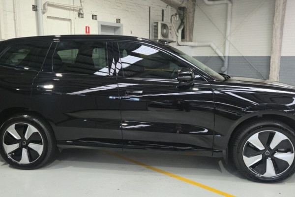 2025 Volvo EX90  Plus Twin Motor SUV Image 4