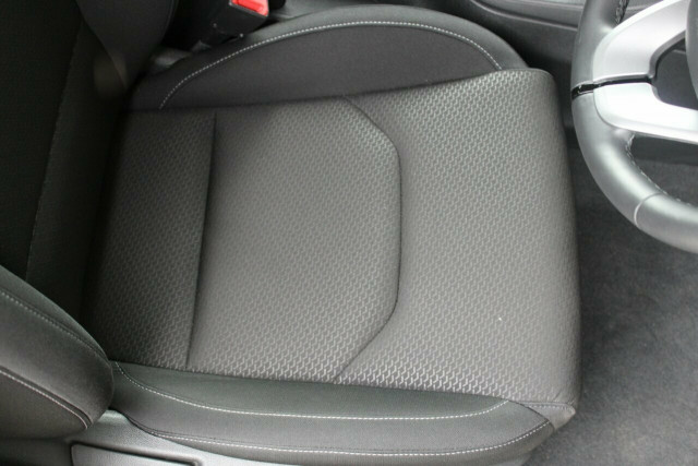 2019 [SOLD]    Mobile Image 28