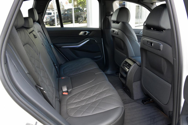 2025 BMW X5 G05 LCI xDrive30d M Sport SUV image 5
