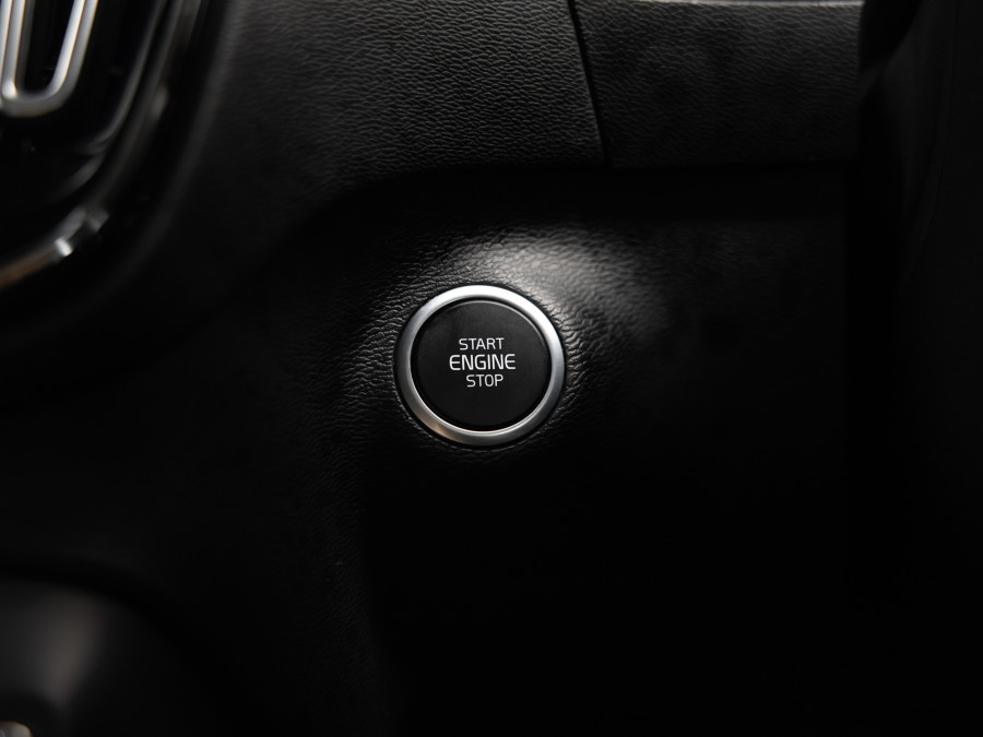 2022 Volvo XC40 XZ T4 Inscription Petrol AWD SUV Image 18