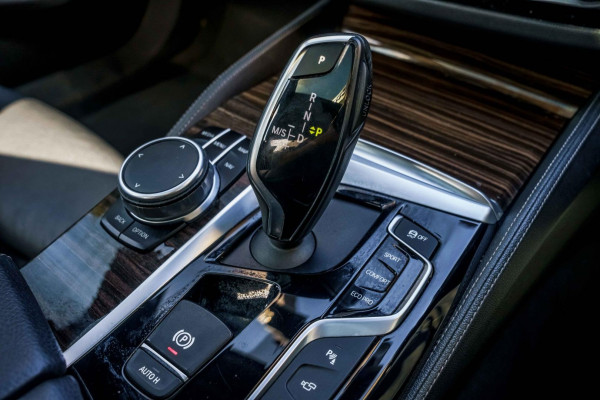 2017 BMW 5 Series G30 520d Luxury Line Sedan Image 19