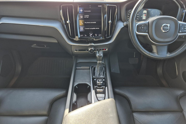 2020 MY21 Volvo XC60 UZ D4 Momentum SUV Image 5