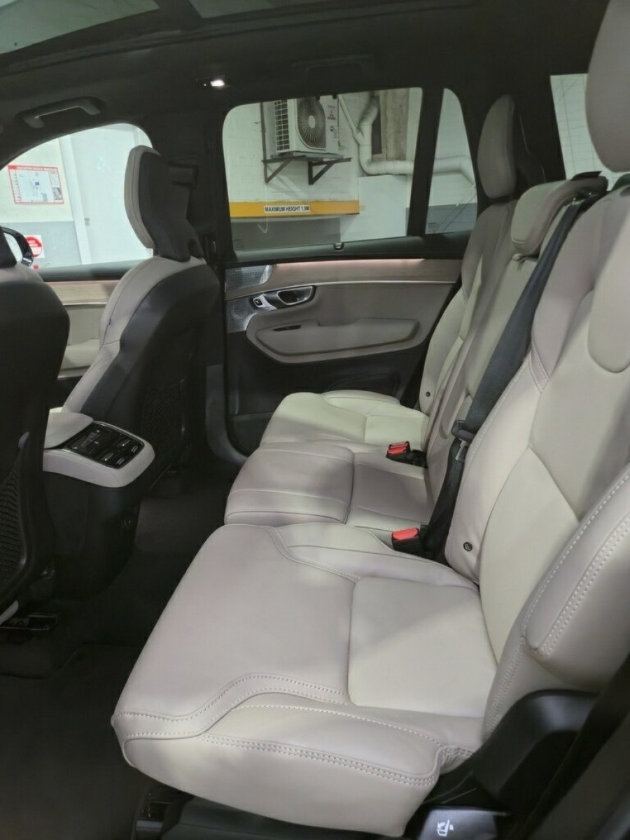 2025 MY26 Volvo XC90 L Series Ultra B5 Dark SUV Image 20