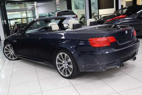 2011 BMW M3 E93  Convertible image 4