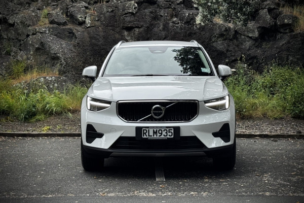 2025 Volvo XC40 XZ Plus B4 SUV Image 2