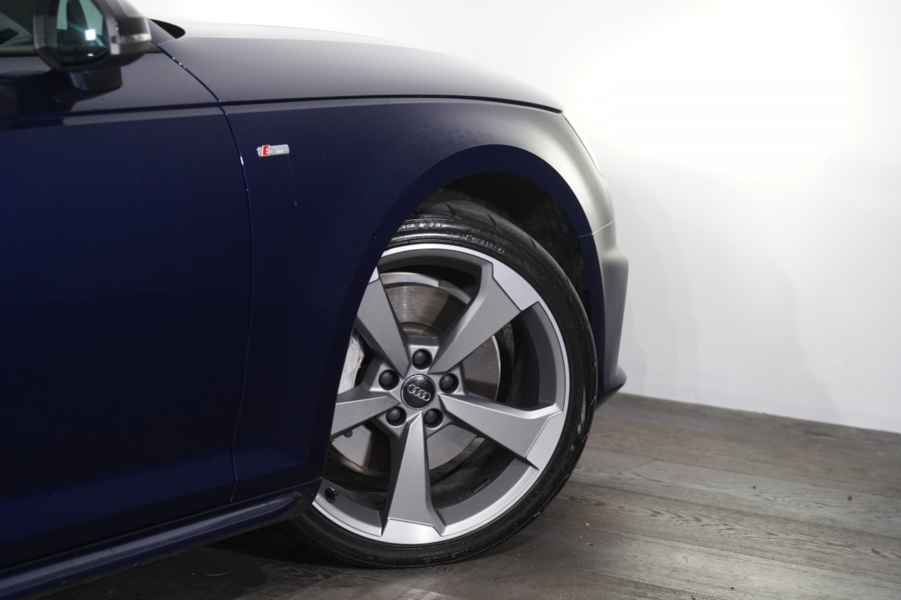 2020 Audi A4 45 Tfsi Quattro S Tronic Sport Sedan Image 11