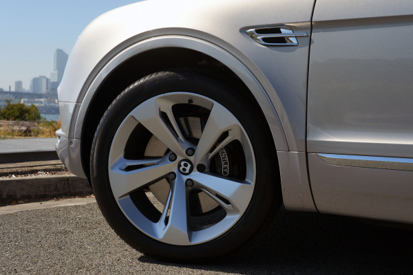 2017 Bentley Bentayga W12 SUV Image 5