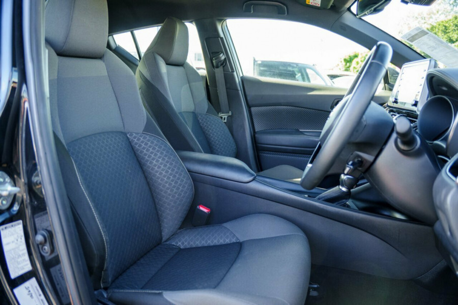 2023 Toyota C-HR NGX10R GXL SUV Image 18