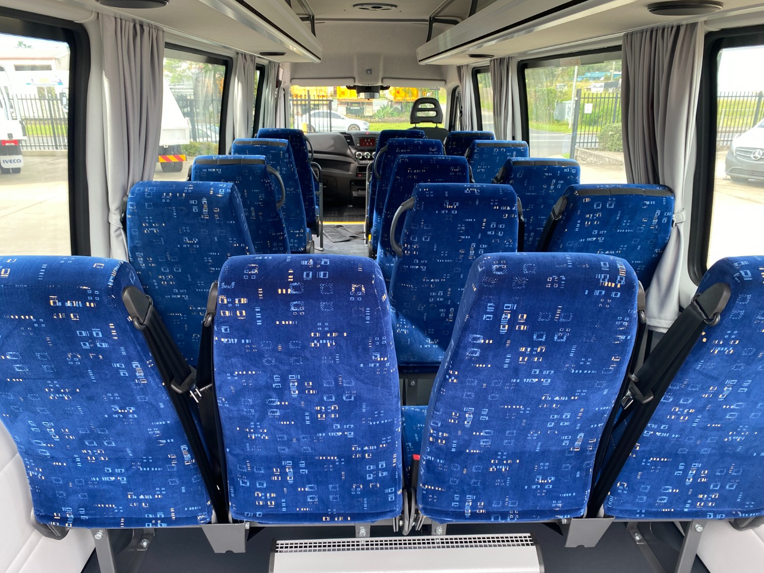 2021 Iveco Daily Bus Image 16