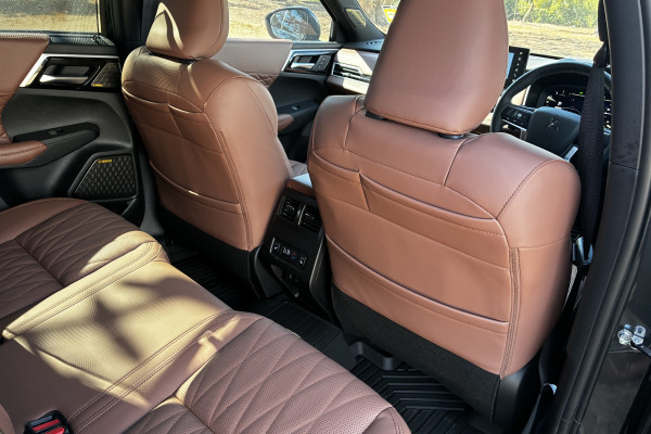 2025 Mitsubishi Outlander ZM Exceed Tourer SUV Image 13