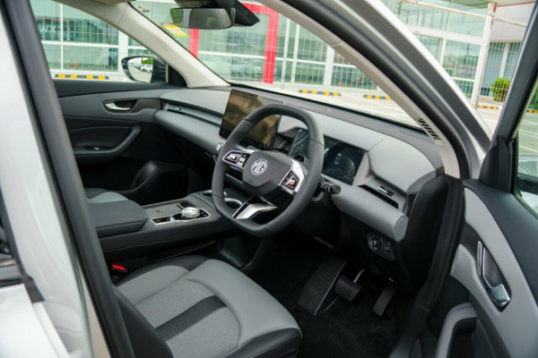 2026 MG MGS5 EV ZS3EM Essence 62 SUV Image 17